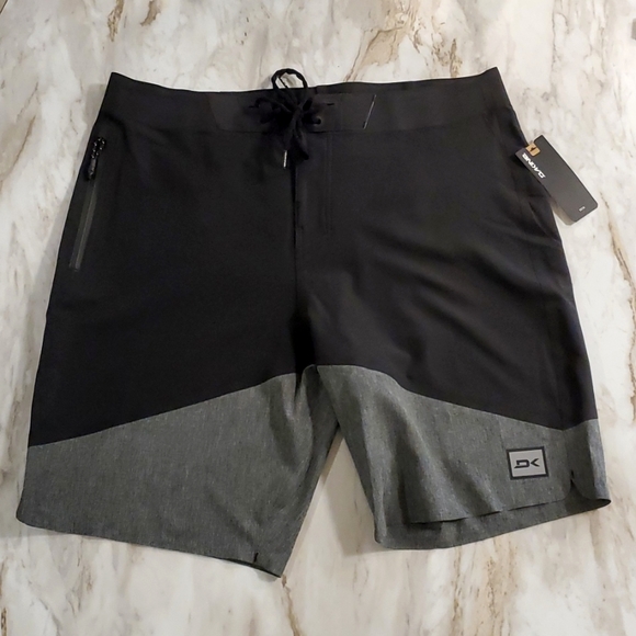 Dakine Cyclone 20" Boardshorts Board Shorts Men's 32" Waist - Picture 1 of 9